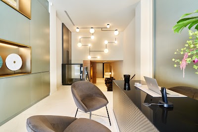 Lora Boutique Dental