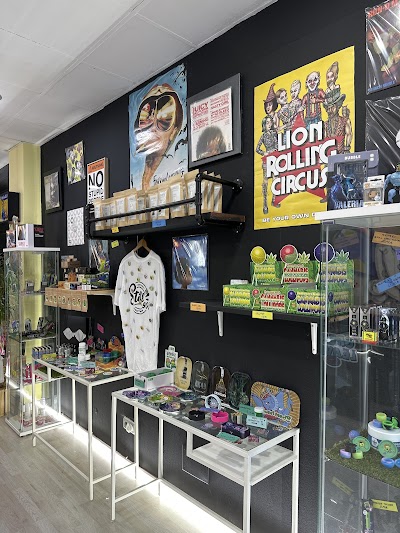 Green Leaves CBD Store